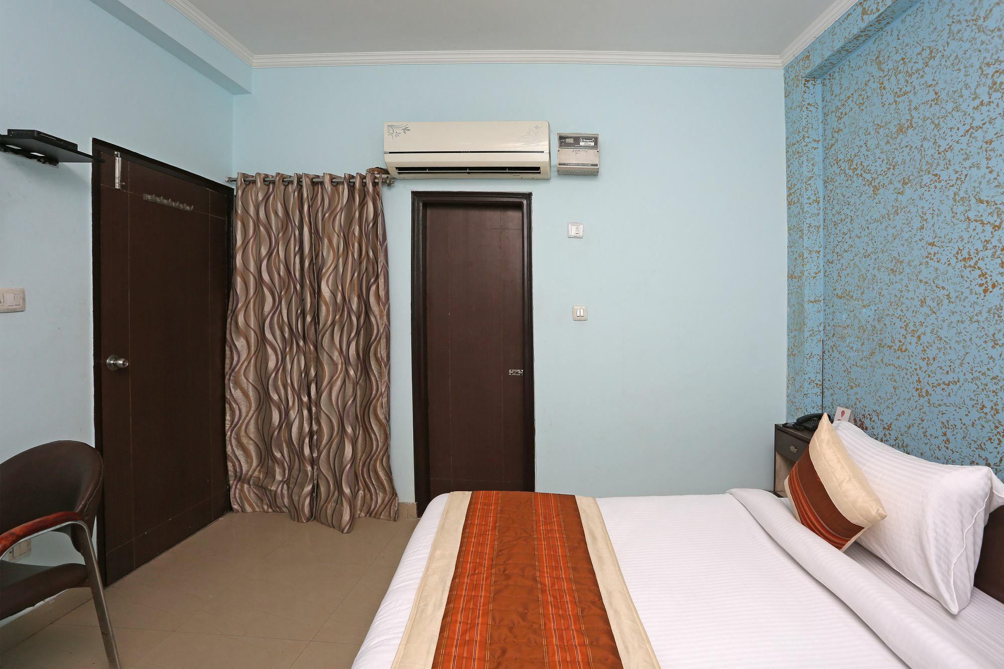 Hotel Aero Look Ню Делхи Екстериор снимка